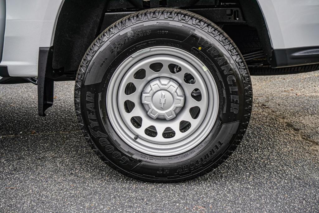 new 2026 Chevrolet Colorado car, priced at $31,001