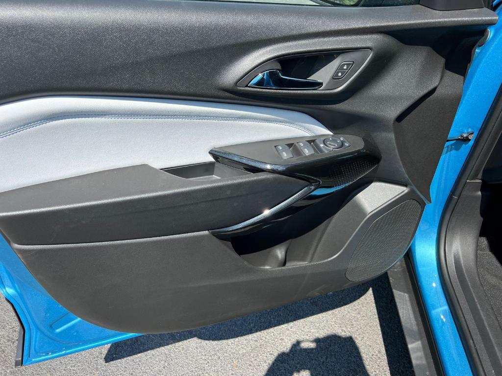 new 2025 Chevrolet Trax car, priced at $23,880