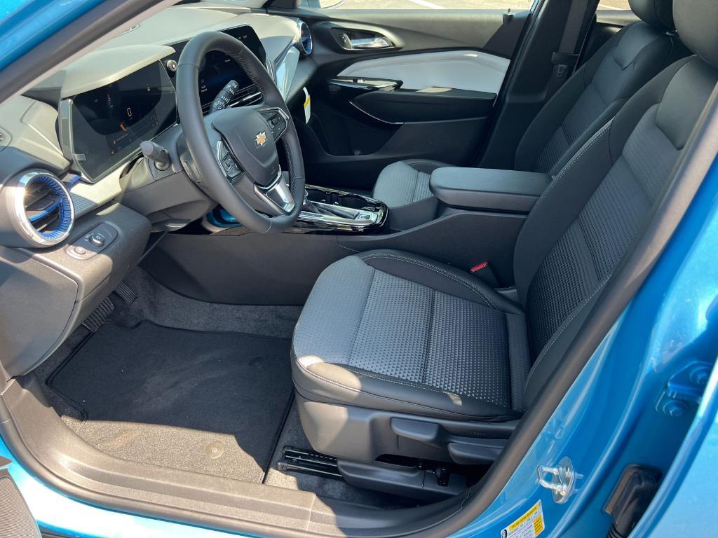 new 2025 Chevrolet Trax car, priced at $23,880