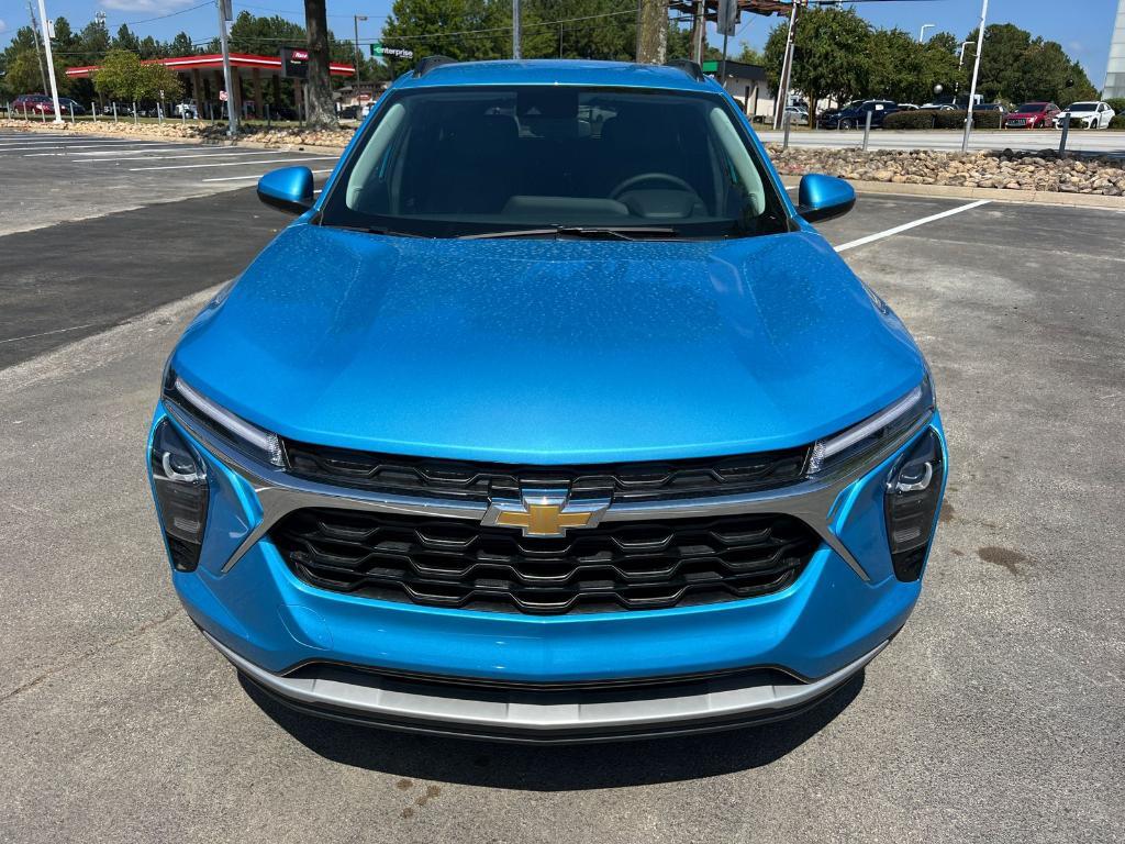 new 2025 Chevrolet Trax car, priced at $23,880