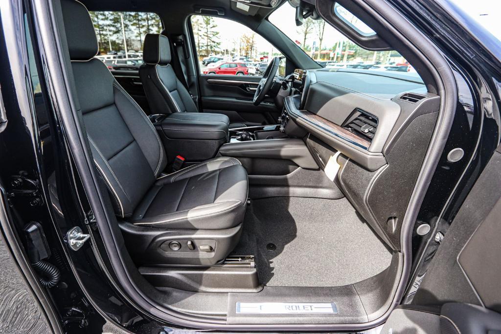 new 2025 Chevrolet Suburban car, priced at $79,824