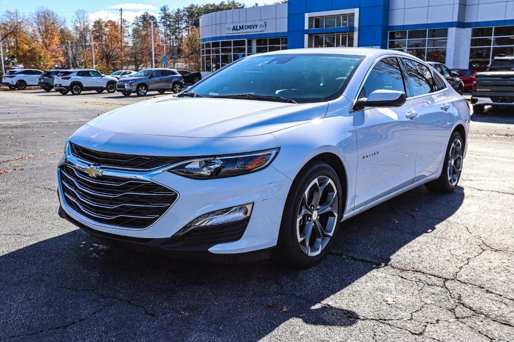 new 2024 Chevrolet Malibu car, priced at $25,087