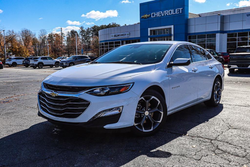 new 2024 Chevrolet Malibu car, priced at $25,087