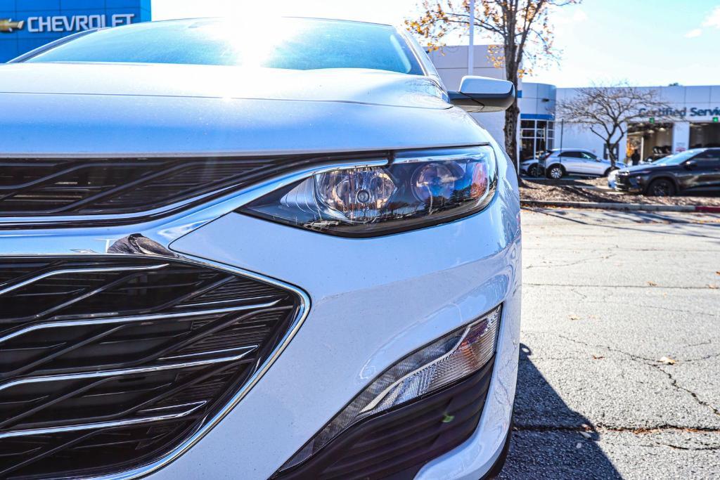 new 2024 Chevrolet Malibu car, priced at $25,087