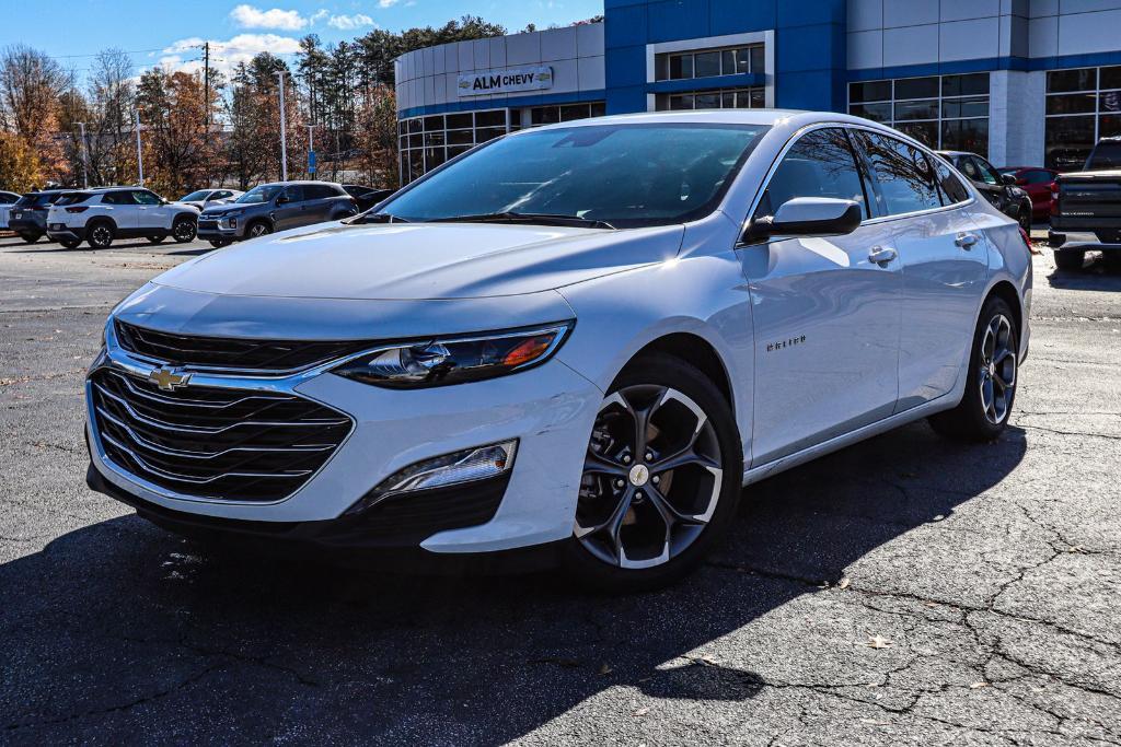 new 2024 Chevrolet Malibu car, priced at $25,087