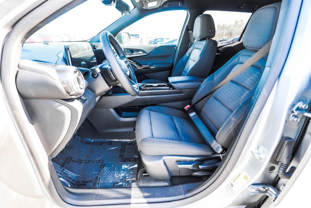 new 2025 Chevrolet Equinox car, priced at $29,490