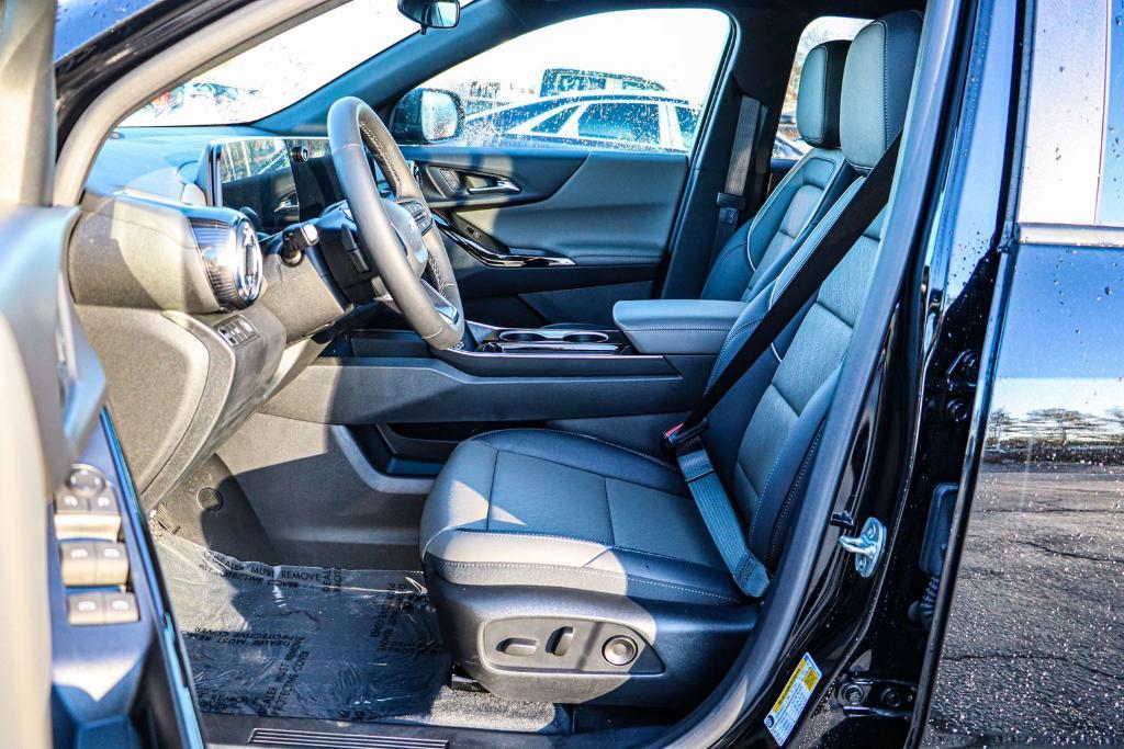 new 2025 Chevrolet Equinox car, priced at $28,609