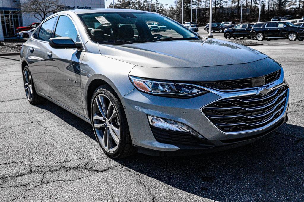 new 2025 Chevrolet Malibu car, priced at $30,332