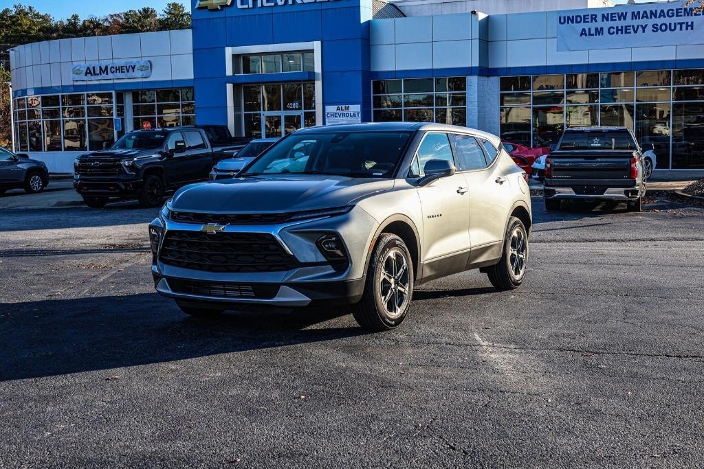 new 2025 Chevrolet Blazer car, priced at $32,501