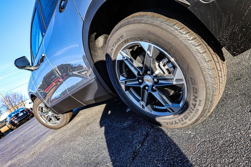 new 2025 Chevrolet Blazer car, priced at $32,501