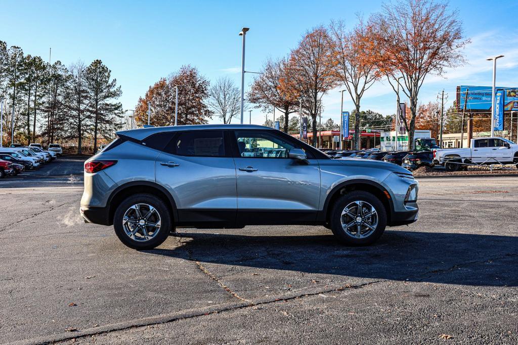 new 2025 Chevrolet Blazer car, priced at $32,501