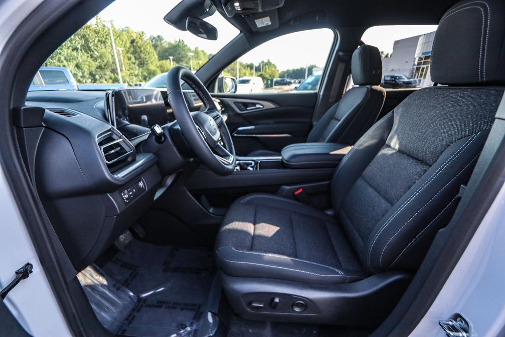 new 2026 Chevrolet Traverse car, priced at $43,135