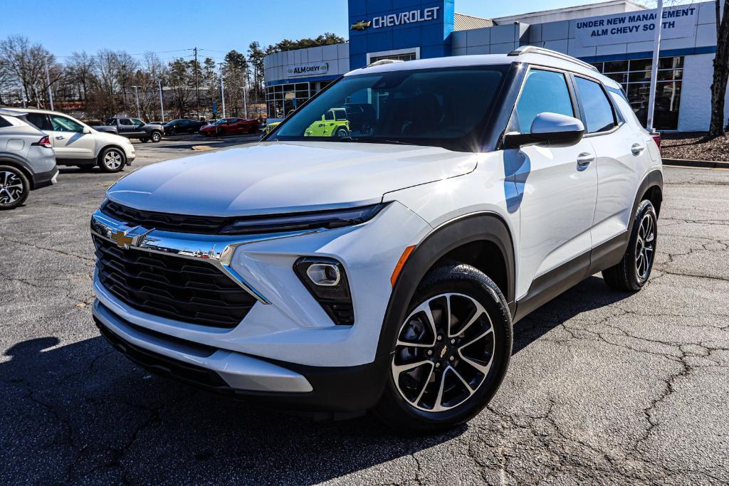 new 2025 Chevrolet TrailBlazer car, priced at $26,490