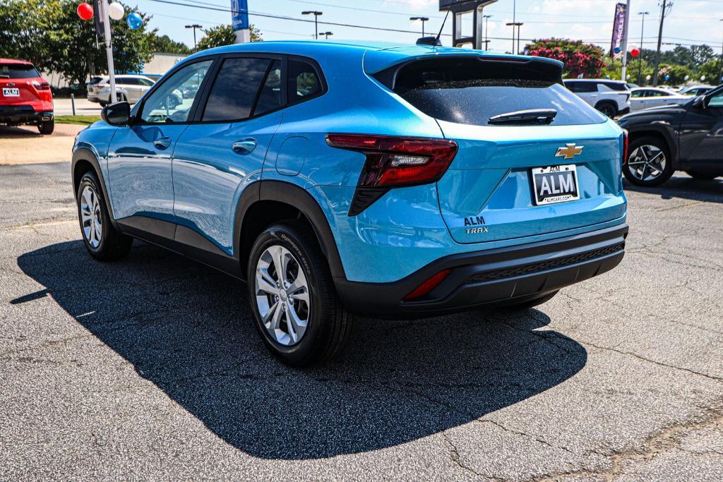 new 2025 Chevrolet Trax car, priced at $20,681
