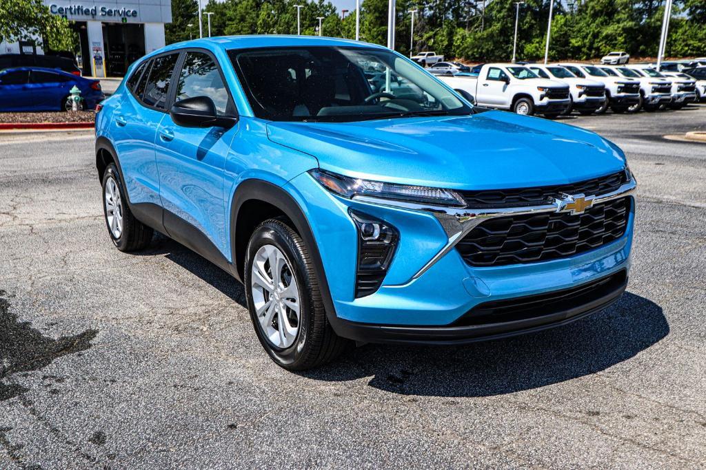 new 2025 Chevrolet Trax car, priced at $20,681