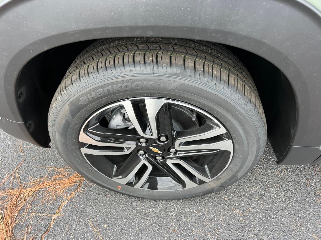 new 2025 Chevrolet TrailBlazer car, priced at $25,990