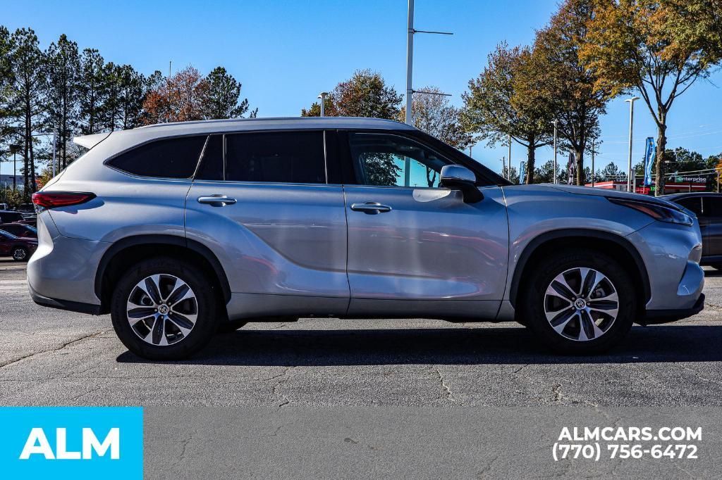 used 2022 Toyota Highlander car, priced at $30,420