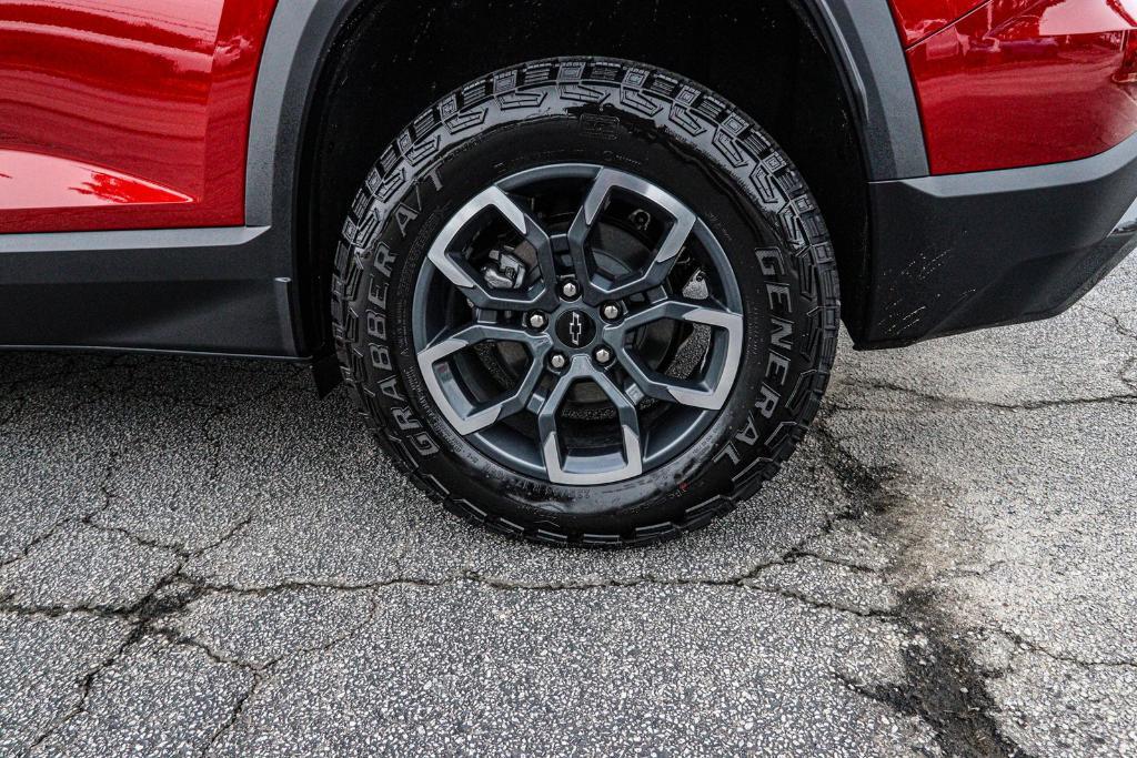 new 2025 Chevrolet Equinox car, priced at $35,705