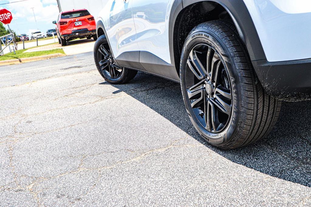 new 2025 Chevrolet Trax car, priced at $24,989