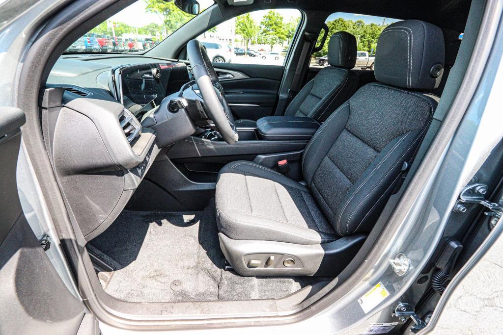 new 2025 Chevrolet Traverse car, priced at $41,462