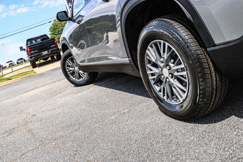 new 2025 Chevrolet Traverse car, priced at $41,462