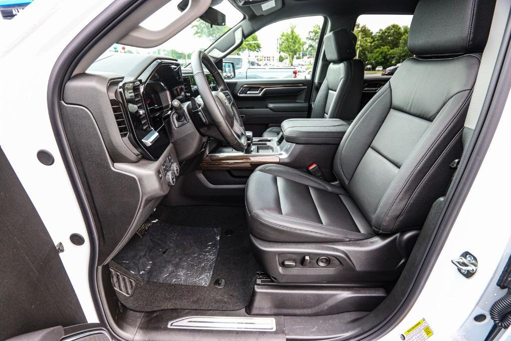 new 2025 Chevrolet Silverado 1500 car, priced at $59,978