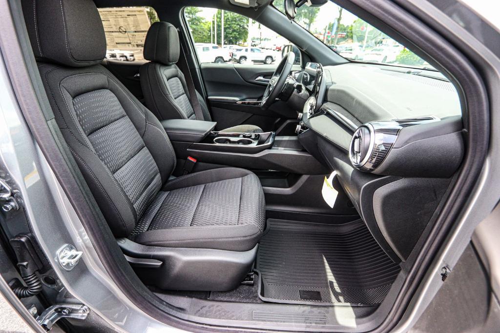 new 2026 Chevrolet Equinox car, priced at $30,245