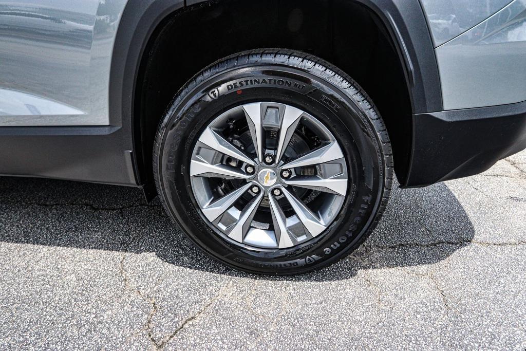 new 2026 Chevrolet Equinox car, priced at $30,245
