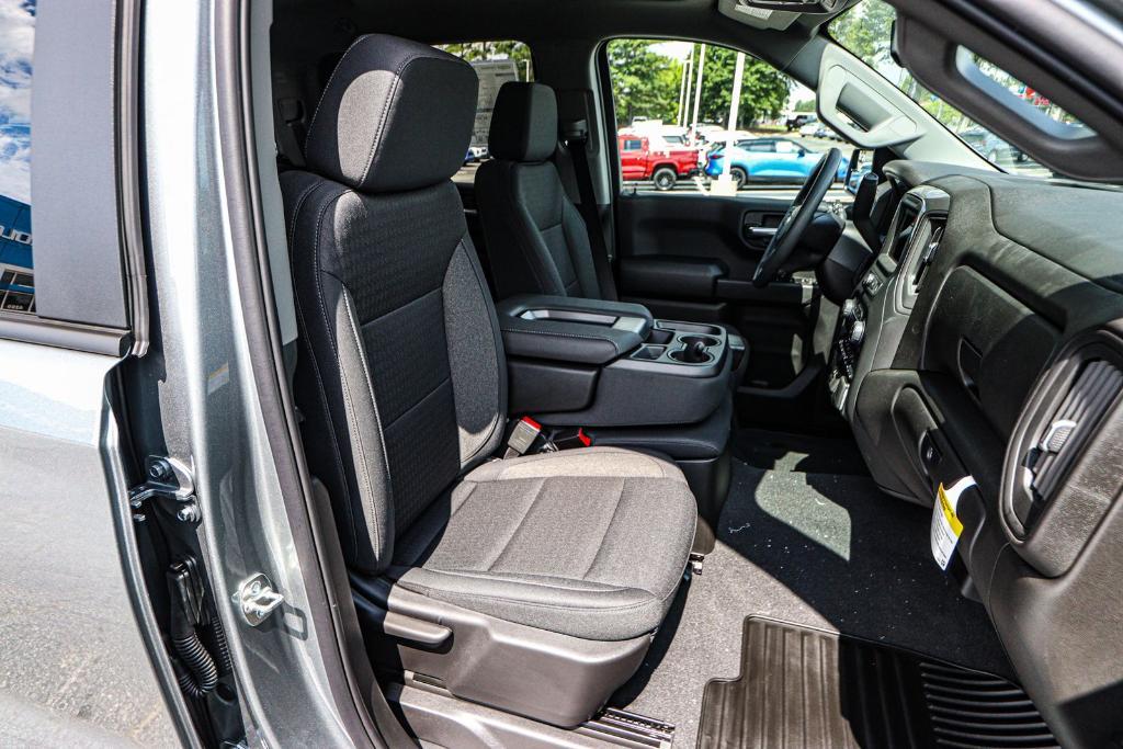 new 2025 Chevrolet Silverado 1500 car, priced at $43,045