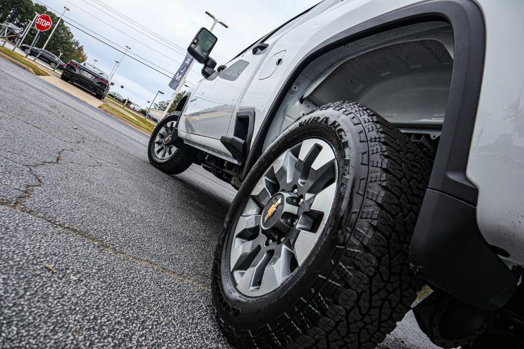 new 2025 Chevrolet Silverado 2500 car, priced at $70,124