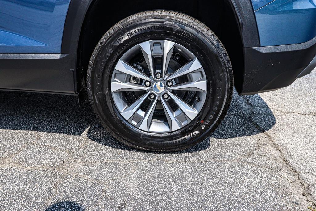 new 2026 Chevrolet Equinox car, priced at $30,245