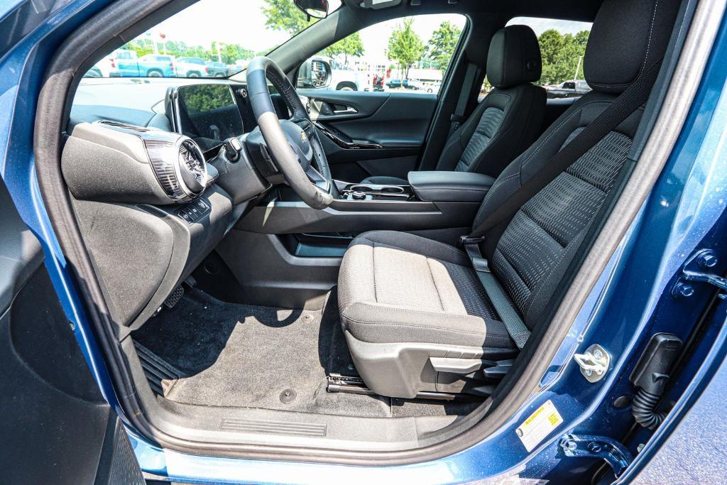new 2026 Chevrolet Equinox car, priced at $30,245
