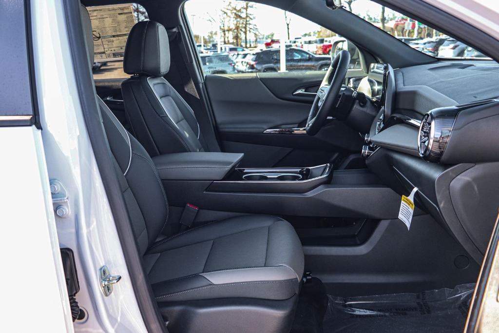 new 2025 Chevrolet Equinox car, priced at $29,558