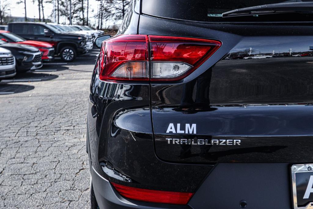 new 2025 Chevrolet TrailBlazer car, priced at $25,395