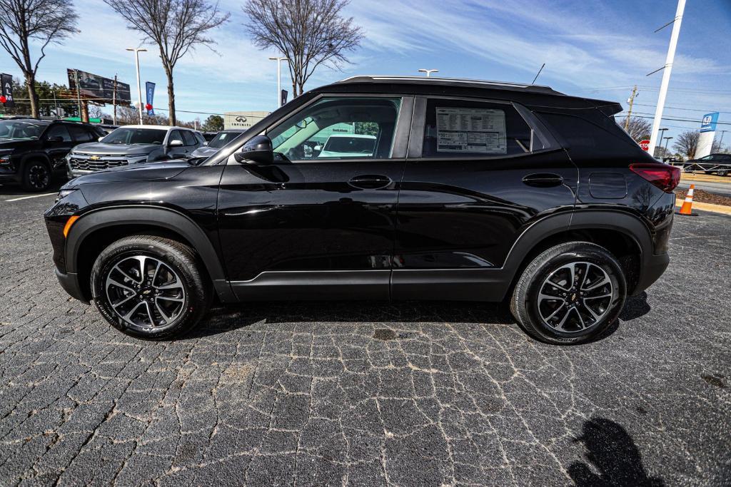 new 2025 Chevrolet TrailBlazer car, priced at $25,395