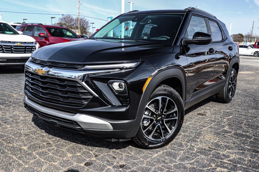 new 2025 Chevrolet TrailBlazer car, priced at $25,395