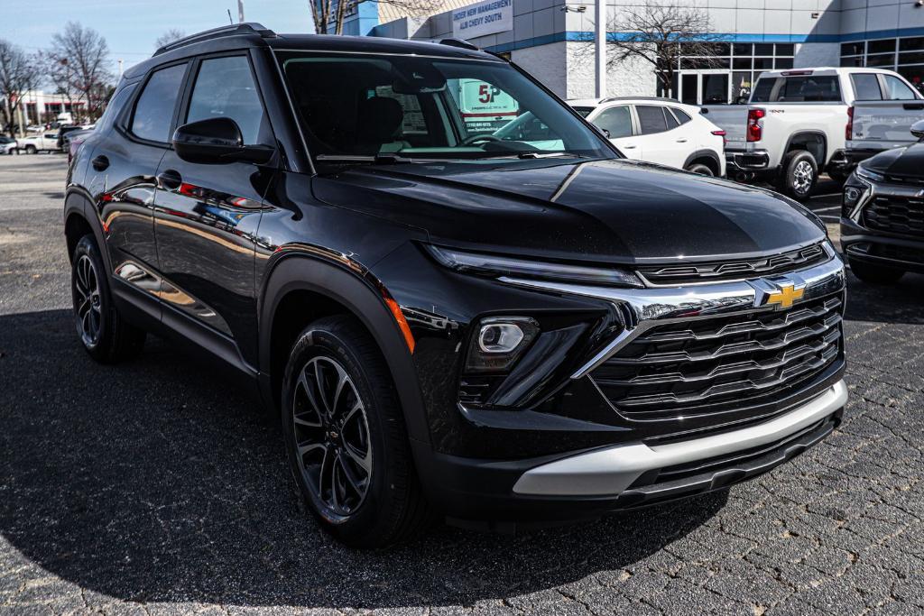 new 2025 Chevrolet TrailBlazer car, priced at $25,395