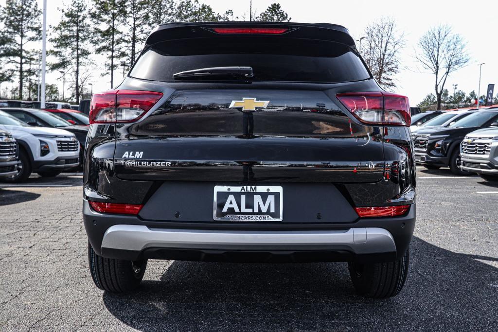 new 2025 Chevrolet TrailBlazer car, priced at $25,395