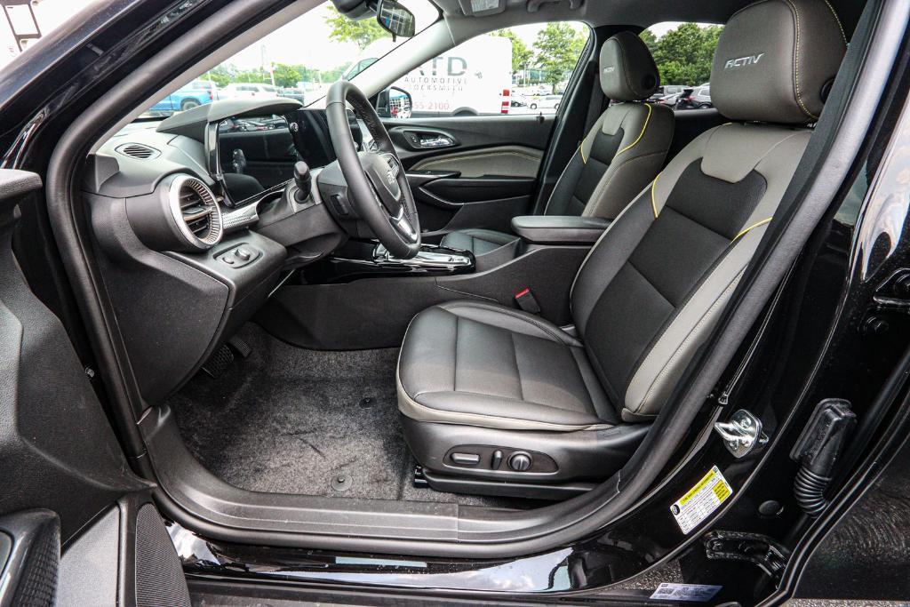 new 2025 Chevrolet Trax car, priced at $25,895