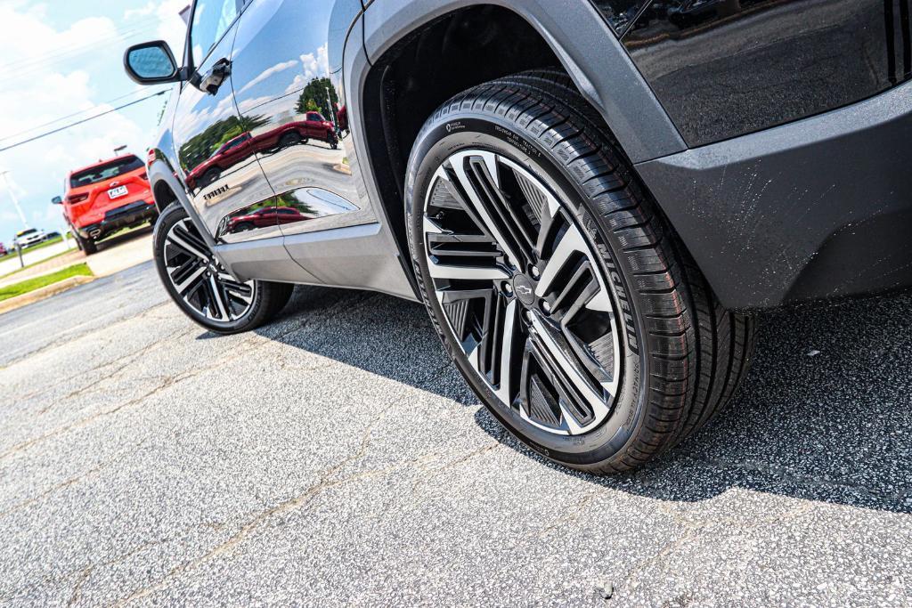 new 2026 Chevrolet Equinox car, priced at $35,190