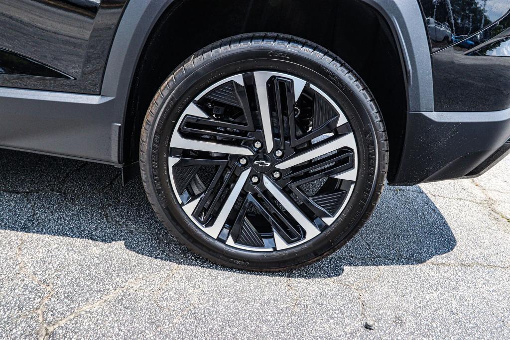 new 2026 Chevrolet Equinox car, priced at $35,190