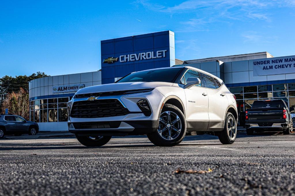 new 2025 Chevrolet Blazer car, priced at $34,523