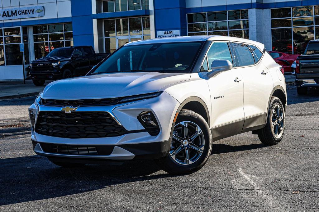 new 2025 Chevrolet Blazer car, priced at $34,523