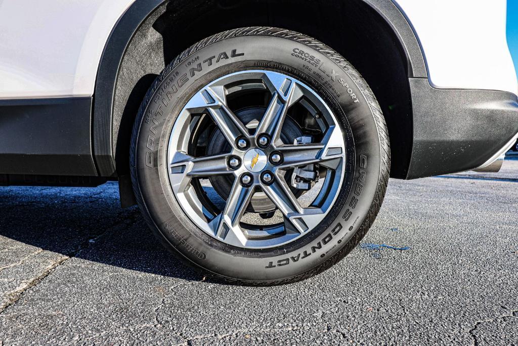 new 2025 Chevrolet Blazer car, priced at $34,523