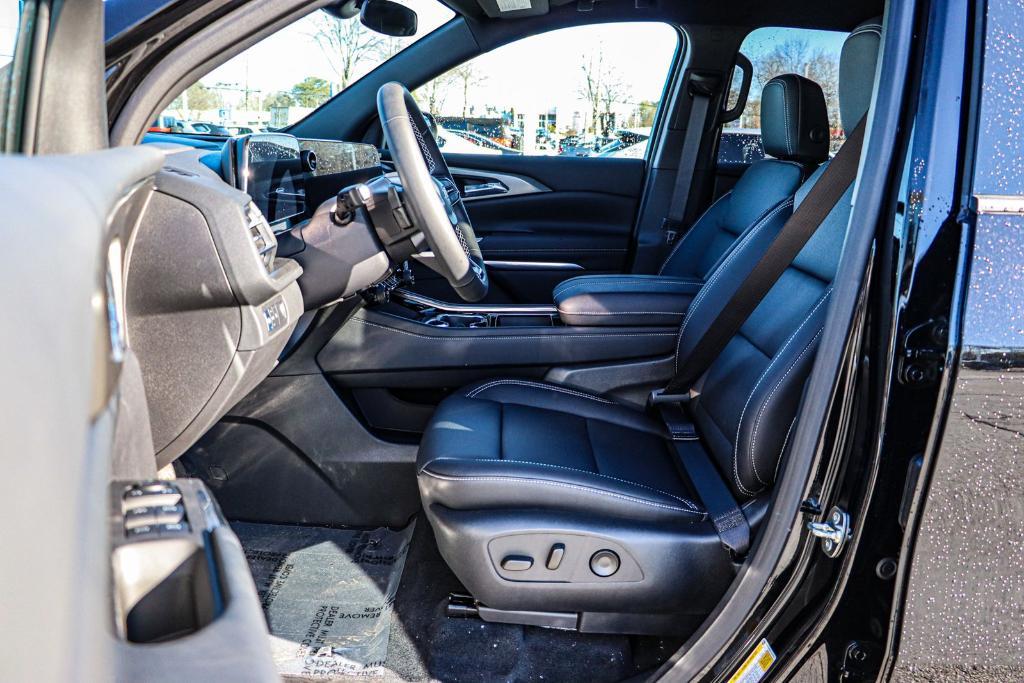 new 2025 Chevrolet Traverse car, priced at $43,490