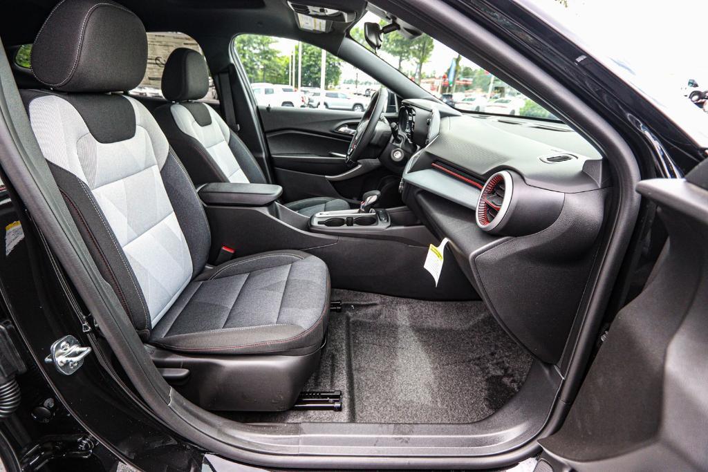 new 2025 Chevrolet Trax car, priced at $23,021