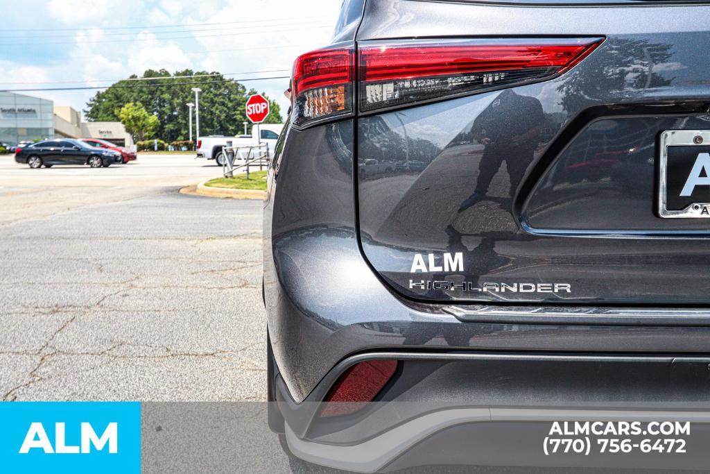 used 2022 Toyota Highlander car, priced at $36,970