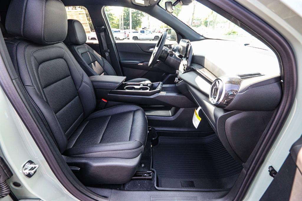 new 2026 Chevrolet Equinox car, priced at $32,295