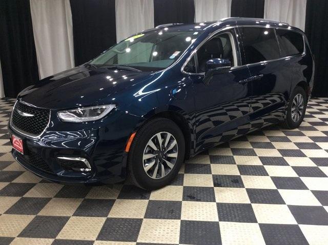 used 2022 Chrysler Pacifica Hybrid car, priced at $30,999