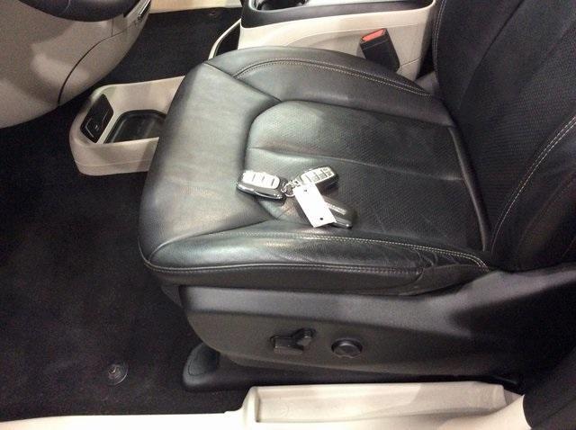 used 2022 Chrysler Pacifica Hybrid car, priced at $30,999